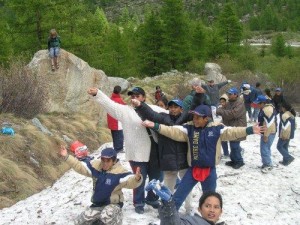 Les enfants de Raivavae dans la neige